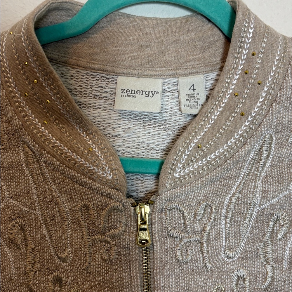 Chico’s Zenergy Tonal Embroidered Jacket Chicos Size 4 =xxl - Picture 4 of 8